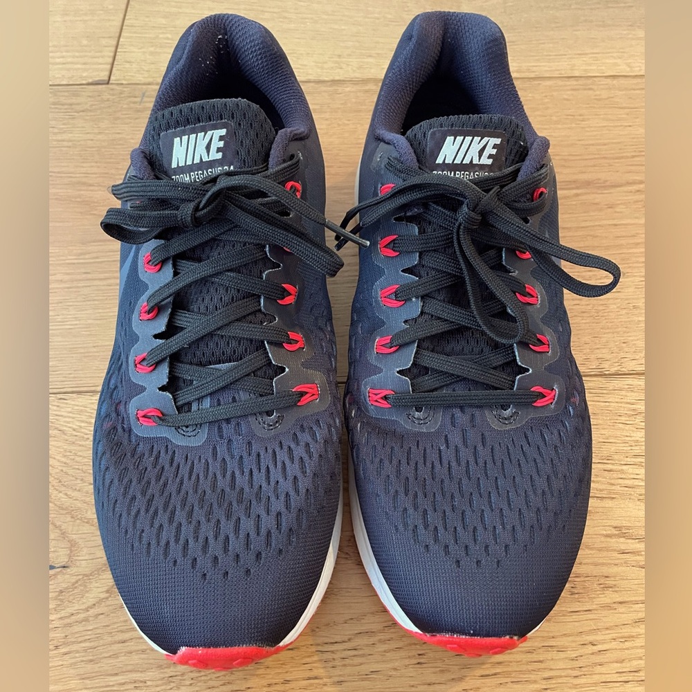 Nike. Men’s 9.5. Shoes.